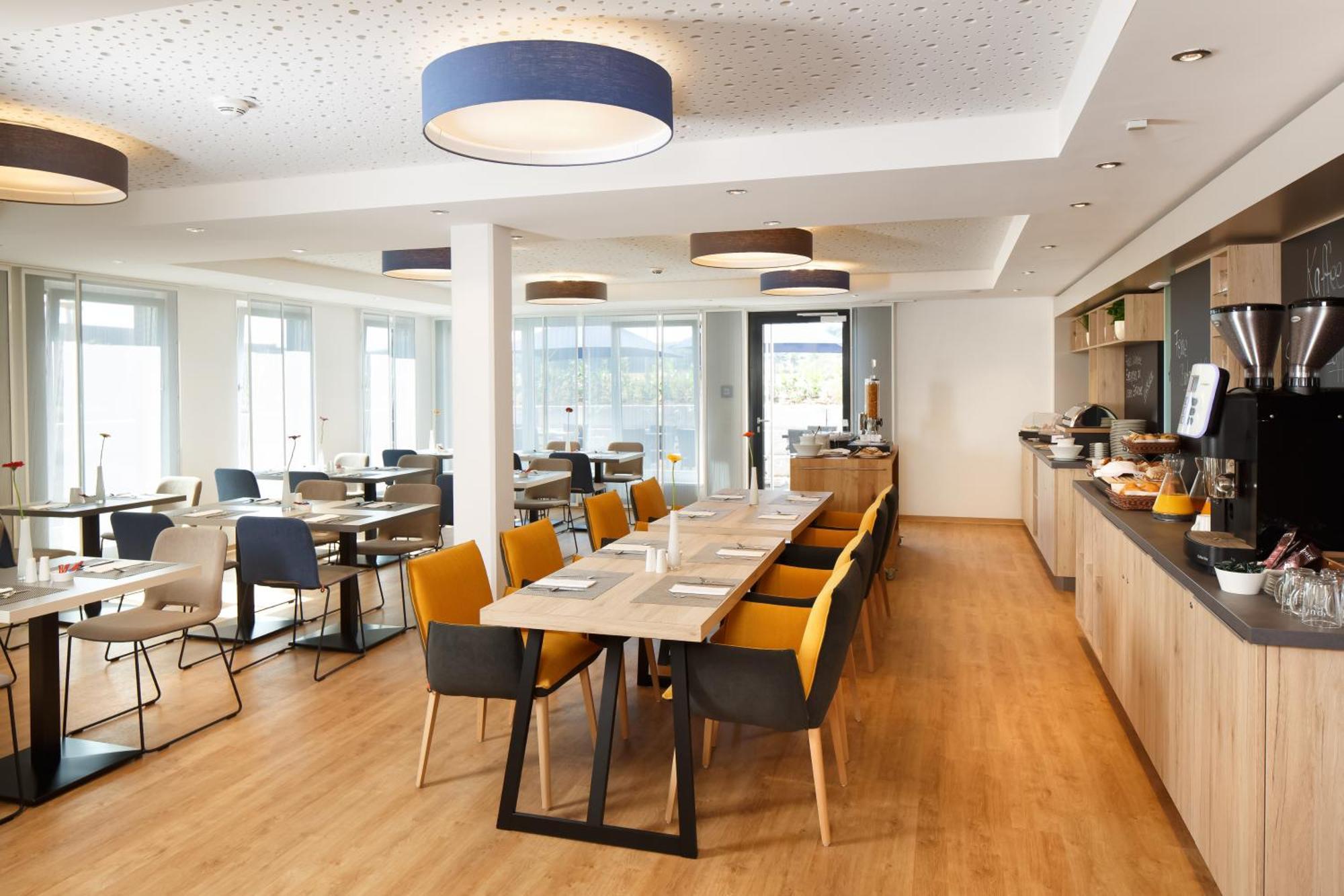 Homey! Hotel Regensburg Bagian luar foto