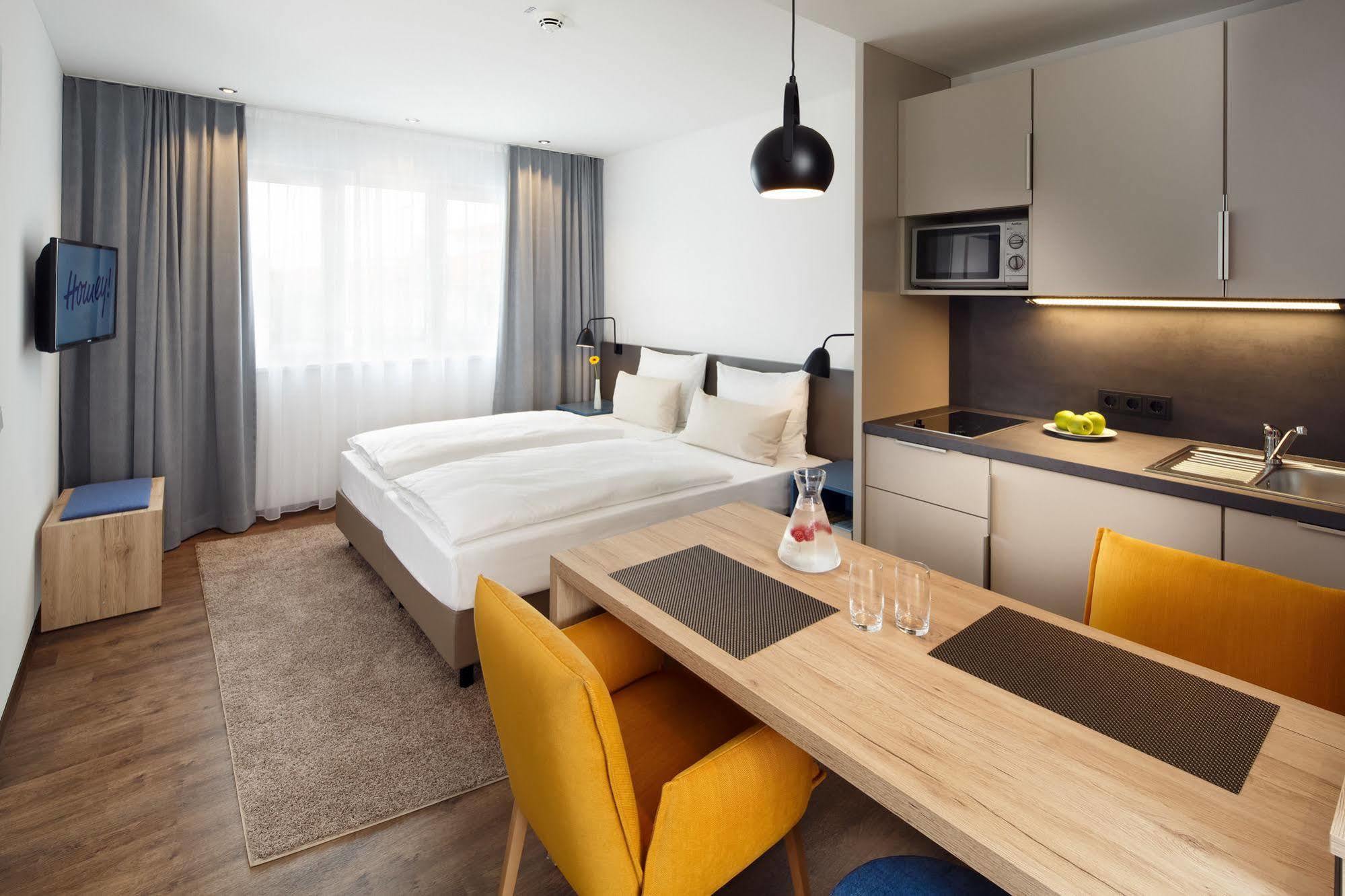 Homey! Hotel Regensburg Bagian luar foto
