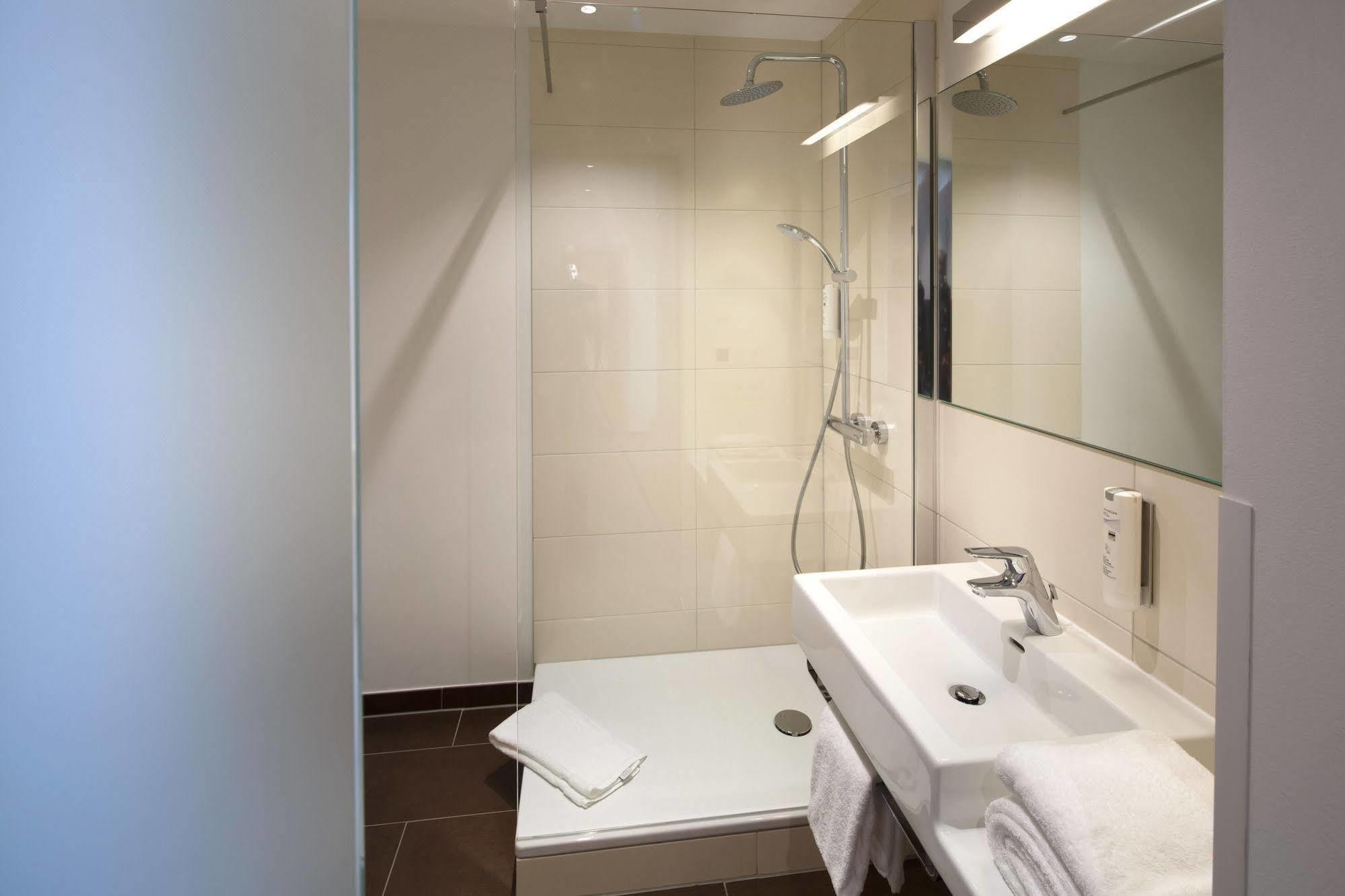 Homey! Hotel Regensburg Bagian luar foto