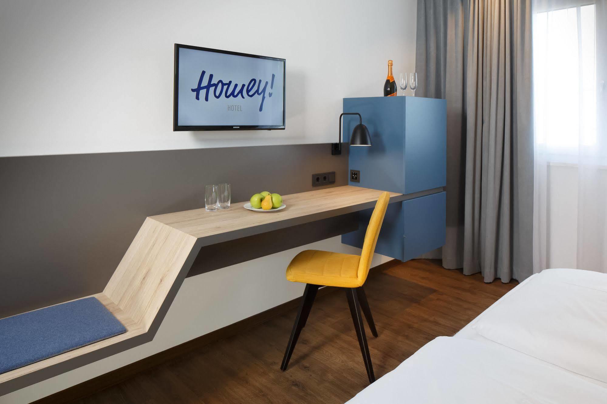 Homey! Hotel Regensburg Bagian luar foto