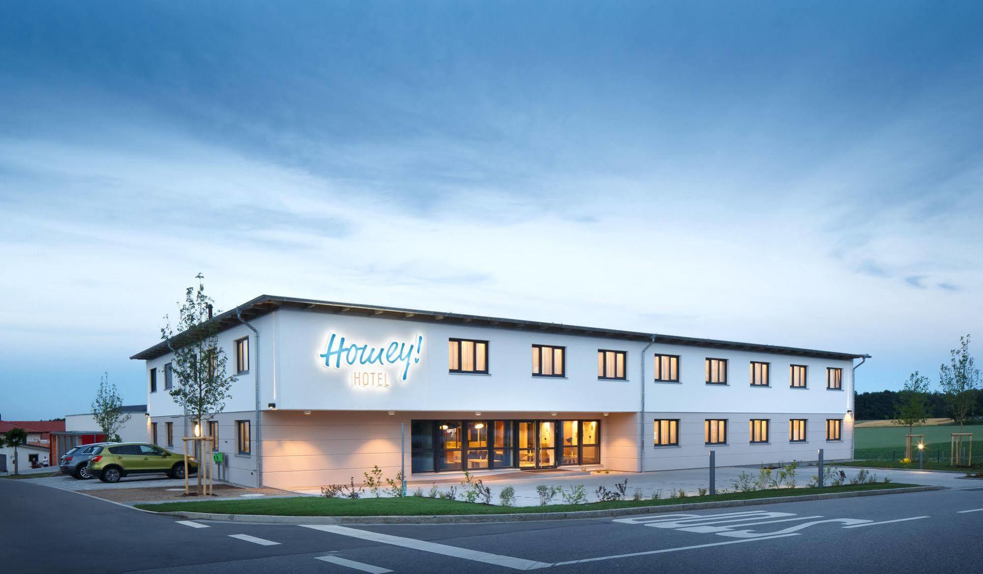 Homey! Hotel Regensburg Bagian luar foto